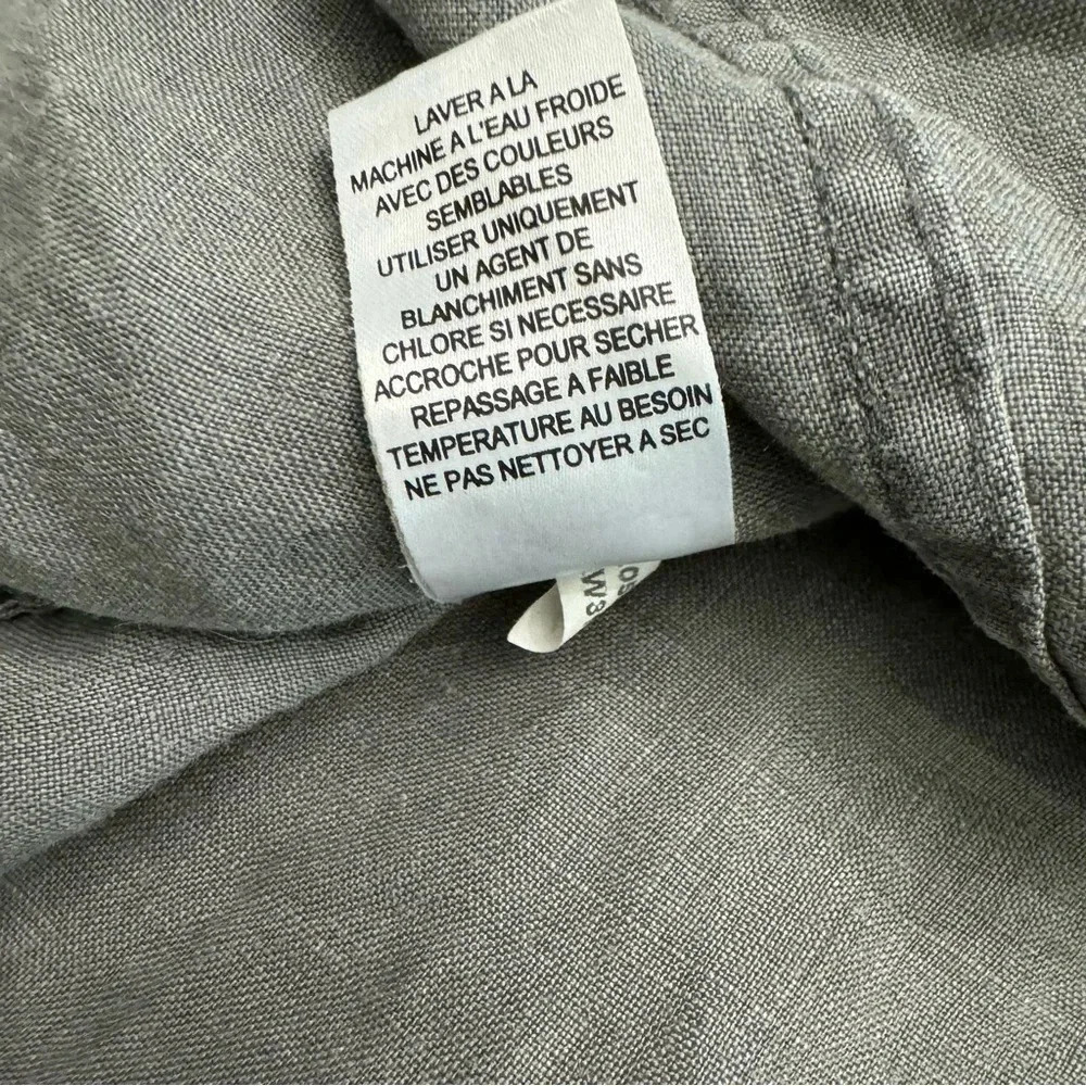 Excellent condition Tommy Bahama Relax 100% linen button down shirt. Gray, small - Picture 6 of 9